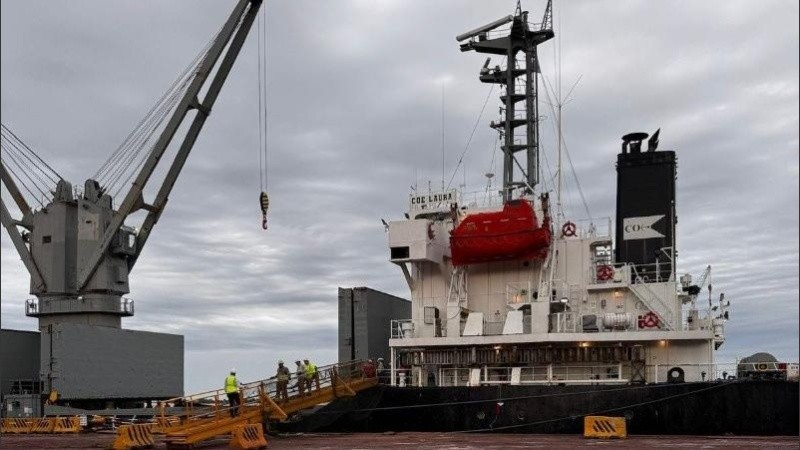 El puerto de Rosario viene de recuperar la carga siderúrgica.