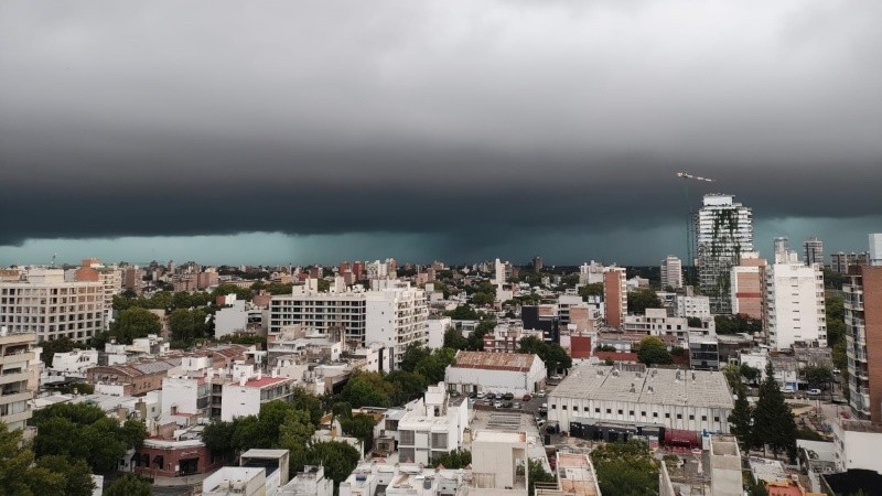 Así llegaba la tormenta en las primeras horas de la tarde.