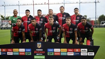 Los once titulares de Newell's que salieron a jugar en el estadio de Arsenal.