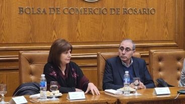 La ministra de Seguridad, Patricia Bullrich, y el presidente de la Bolsa de Rosario, Miguel Simioni.