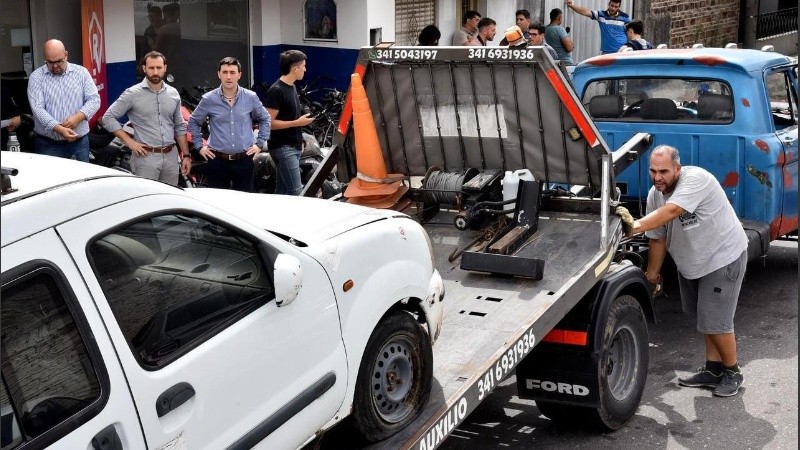 El retiro de vehículos de la Comisaría 14ª de barrio Belgrano, parte de un operativo integral que contempló otras seccionales..