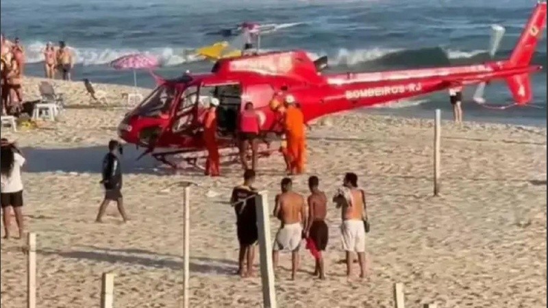 Los hinchas de Racing fueron traslados en helicóptero a un hospital de Río de Janeiro.