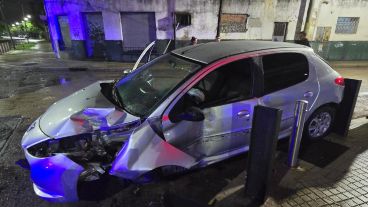 El vehículo tras el impacto fatal en Refinería.