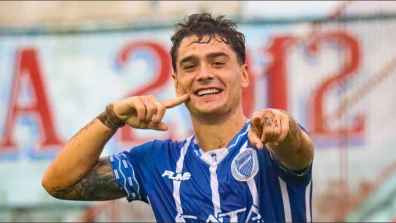 Martínez Dupuy (23 años) fue cedido por Central al Tomba en el mercado de pases del verano.