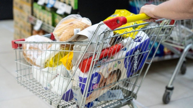 Un informe indica que durante el último año hubo una recuperación del poder de compra para alimentos de la canasta básica.