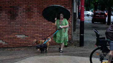 Las lluvias persistirán al menos durante la mañana de este sábado.