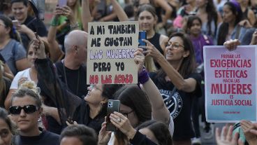 Las palabras en imágenes de la marcha por el 8M en Rosario.