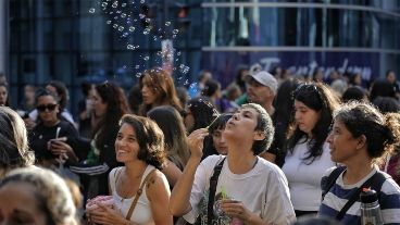 "Búrbujas de verdadera libertad", expresaron en la marcha.