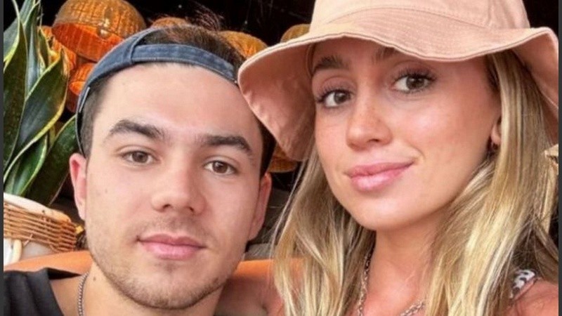 El jugador de Boca Lucas Blondel y la periodista Morena Beltrán.