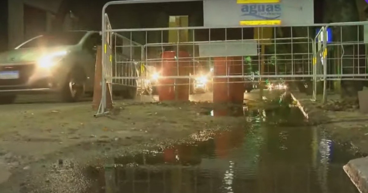 Protesta de vecinos por falta de agua, una gran pérdida por reparación ...