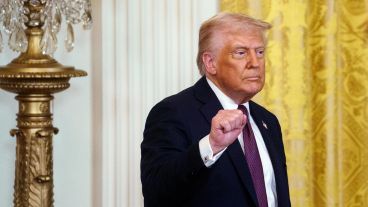 Donald Trump anunció que Estados Unidos cobrará "aranceles secundarios" a los países que compran gas o petróleo de Venezuela.