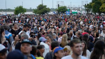 Una multitud participó de la marcha por el Día de la Memoria por la verdad y la justicia.