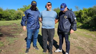 Detuvieron a un exjugador de Los Pumitas acusado de abastecer de dólares a la banda del narcotraficante Rodríguez Granthon.