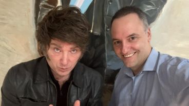 El presidente Javier Milei y su vocero, Manuel Adorni.