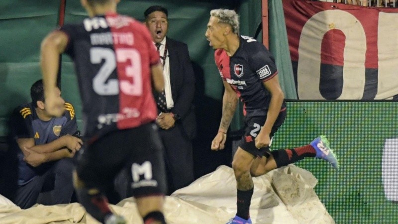 Luciano Herrera definió de zurda con una sutileta y convirtió el 1-0 en el Coloso.