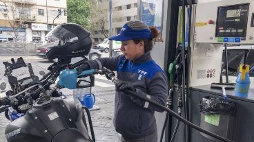 El precio de la nafta y el gasoil sufrirá otro aumento desde abril.