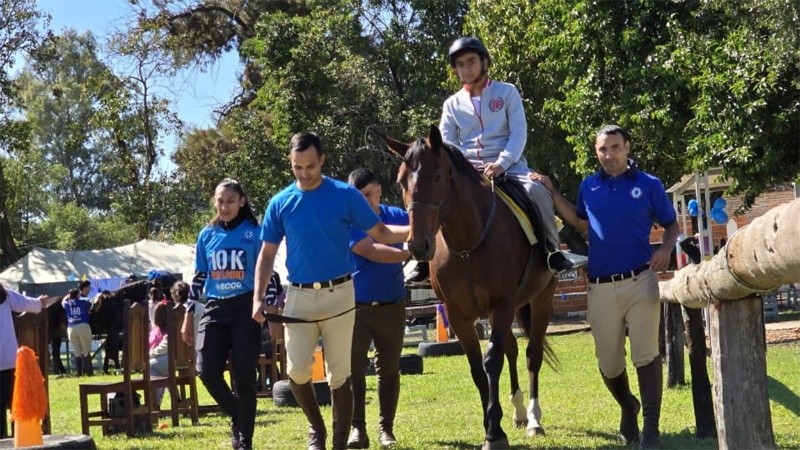 Esta fecha busca generar conciencia sobre la importancia de la inclusión y el acceso a derechos de las personas autistas.