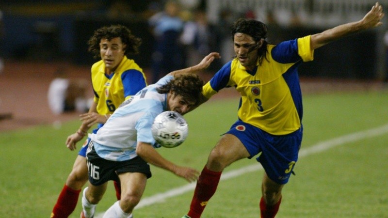 Su buen desempeñó en el club le abrió las puertas de la selección colombiana, con la que debutó en un amistoso en 1995 y participó en el Mundial de Francia 1998.