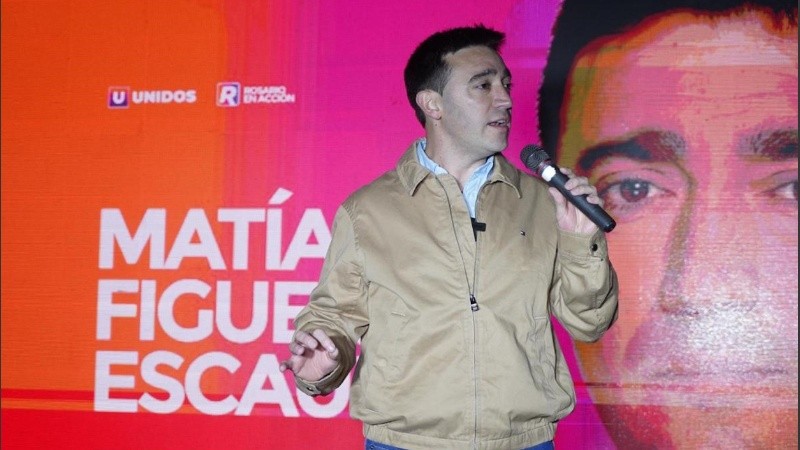 El precandidato a concejal Matías Figueroa Escauriza cerró su campaña electoral en la explanada de los Silos Davis.