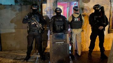 La redada culminó con un acusado detenido.