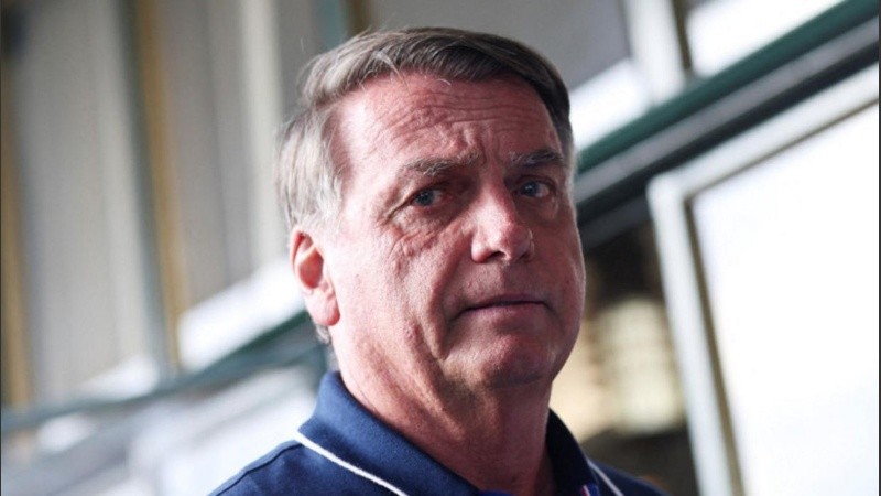 Hace ya varios años que Jair Bolsonaro tuvo varias intervenciones quirúrgicas en la región abdominal relacionadas a la lesión que sufrió en 2018.