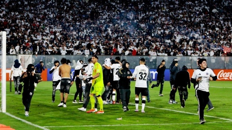 La Conmebol reveló la determinación que tomó con Colo Colo de Chile por el escándalo de la suspensión del duelo frente a Fortaleza