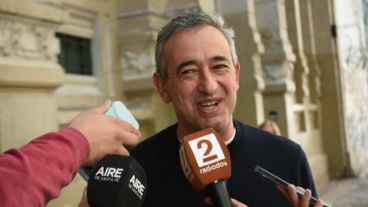 " Yo sigo respetando la vieja idea de que estos son los días en los que habla la gente y no nosotros”, dijo el intendente Pablo Javkin.
