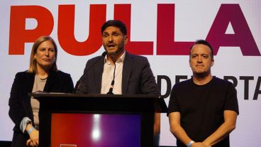 Maximiliano Pullaro celebró junto a los presidentes del PRO, Gisela Scaglia, y al titular del socialismo, Joaquín Blanco.