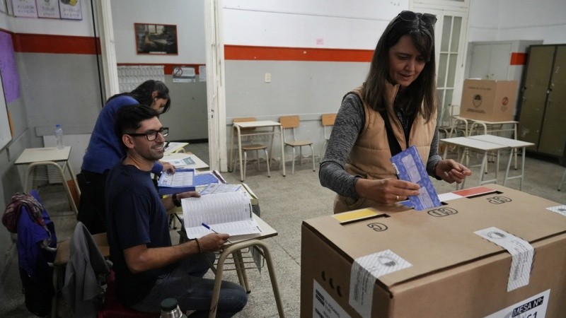 Los rosarinos acudieron a las escuelas el pasado 13 de abril. Hubo una baja participación ciudadana.