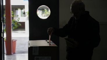 Los rosarinos acudieron a las escuelas el pasado 13 de abril. Hubo una baja participación ciudadana.