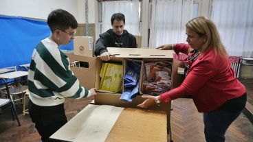 Los rosarinos acudieron a las escuelas el pasado 13 de abril. Hubo una baja participación ciudadana.