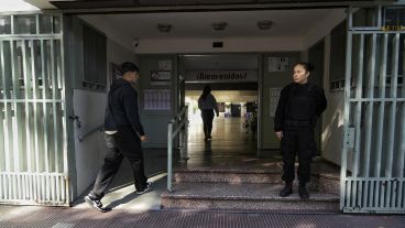 Los rosarinos acudieron a las escuelas el pasado 13 de abril. Hubo una baja participación ciudadana.
