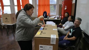 Los rosarinos acudieron a las escuelas el pasado 13 de abril. Hubo una baja participación ciudadana.