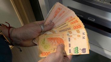 Los salarios cayeron hasta un 7% durante el primer trimestre del año y advierten que "la situación se agravará en abril".