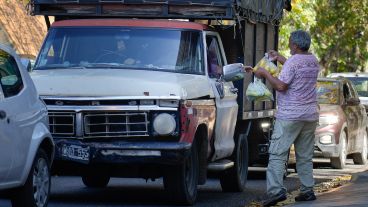 Apenas empezó la pandemia, a Mario lo echaron de su trabajo. Se la rebuscó. Ahora tiene 68 y la jubilación mínima no le alcanza.