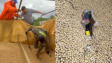 En el camión había 20 paquetes camuflados en el piso del semirremolque.