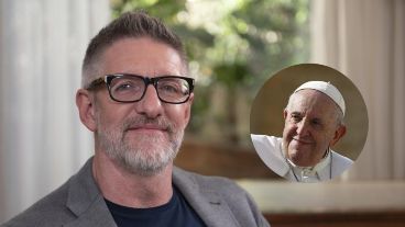 "Conseguimos dos pasajes y dos alojamientos. Igual, da vergüenza la actitud de los que deberían".