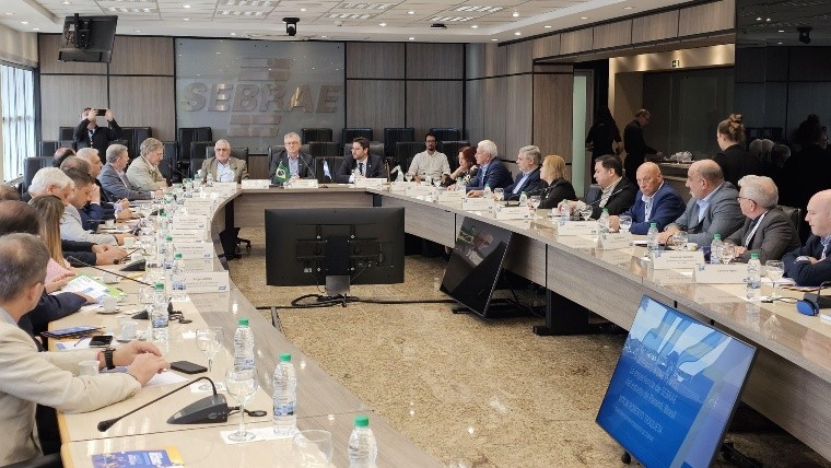 La entidad empresaria brasileña Sebrae recibió a las autoridades de Came y al ministro de Desarrollo Productivo, Gustavo Puccini, ayer en Curitiba.