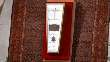 Alrededor de 250 mil personas despidieron al papa Francisco en la basílica de San Pedro.