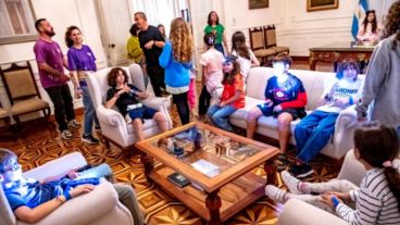 Una postal de la Aventura Nocturna en el Palacio municipal