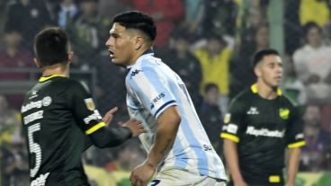 Salas marcó el empate y luego Racing se lo dio vuelta a Defensa y Justicia, rival directo de la Lepra.