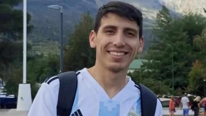 Alejo sufrió un golpe en la cabeza y puñaladas en el cuello.