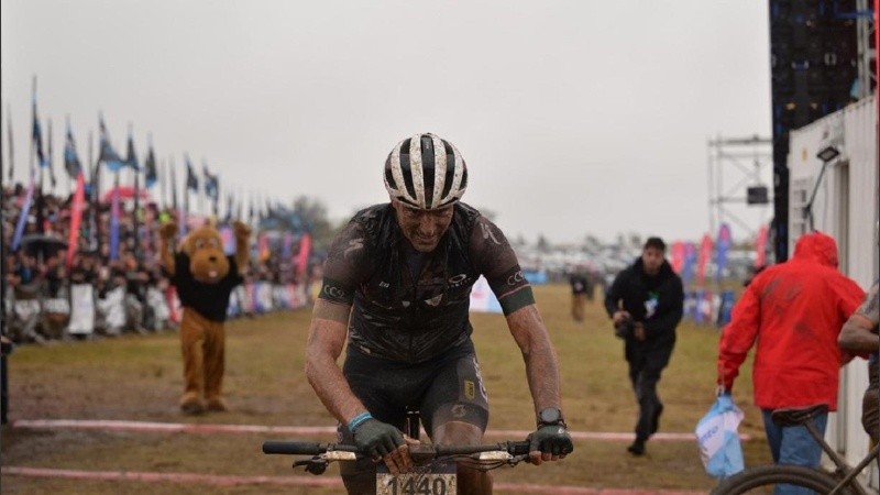 Scaloni en la llegada del Desarío Río Pinto de ciclismo.