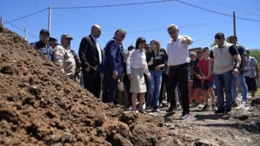Javkin junto a Bullrich y Sebastián Parejas, el día que firmaron el convenio para el plan de urbanización.