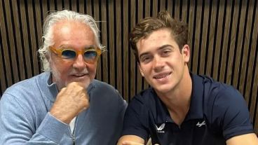 El italiano Flavio Briatore, nuevo jefe de Alpine, y Franco Colapinto.