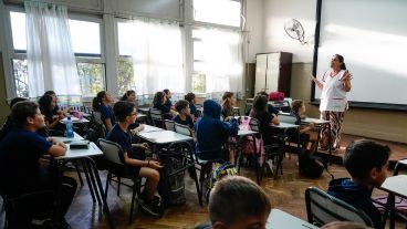Las pruebas Aprender arrojaron que menos de la mitad de los alumnos de tercer grado alcanzan el nivel de lectura deseado.
