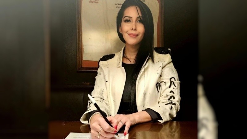 Aguirre indicó que la cesantearon por negarse a ocultar hechos de corrupción.