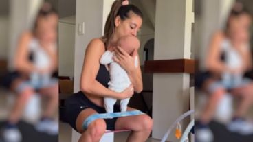 "Marco tiene 1 mes y 4 días y ya está entrenando con mamá él en su gym de y yo volviendo de a poco", escribió.