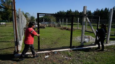 En enero pasado, habilitaron un predio con cercos para poder trabajar.