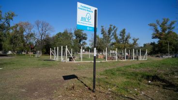 Limpiaron el basural y mantienen la zona, al lado del arroyo Ludueña.